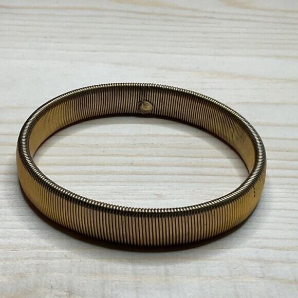 Vintage Gold Tone Ribbed Stretch Bangle Bracelet - Picture 2 of 4